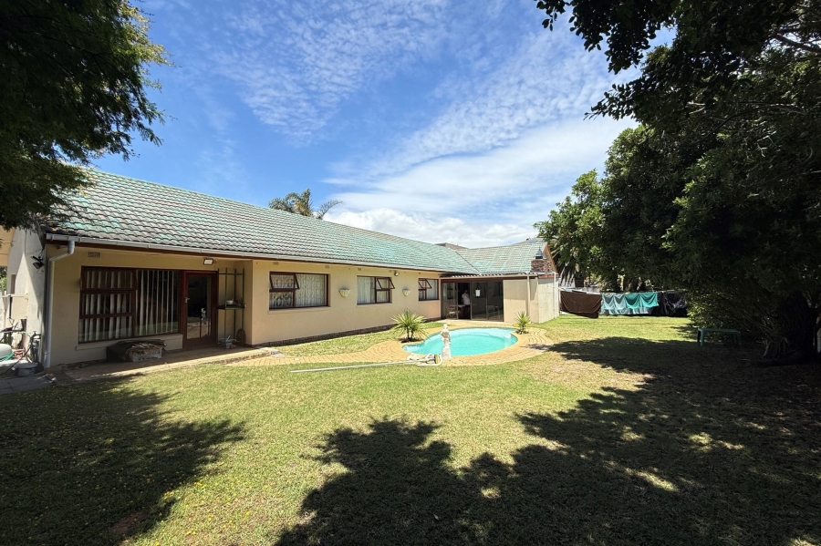 To Let 1 Bedroom Property for Rent in Table View Western Cape